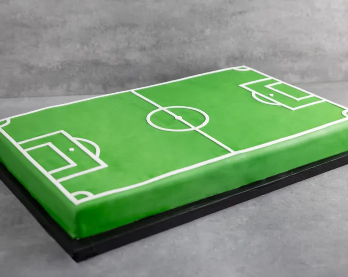 Battle of the Socials Fußballfeld / Mandel Waldfrucht Torte 1