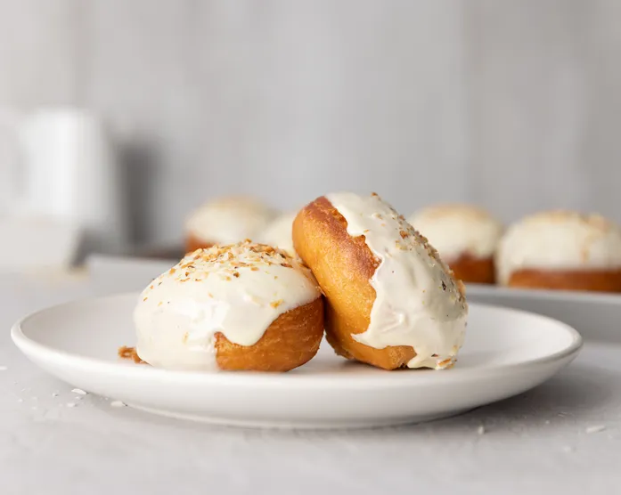 Berliner mit Kokosfüllung / Kokos-Krapfen