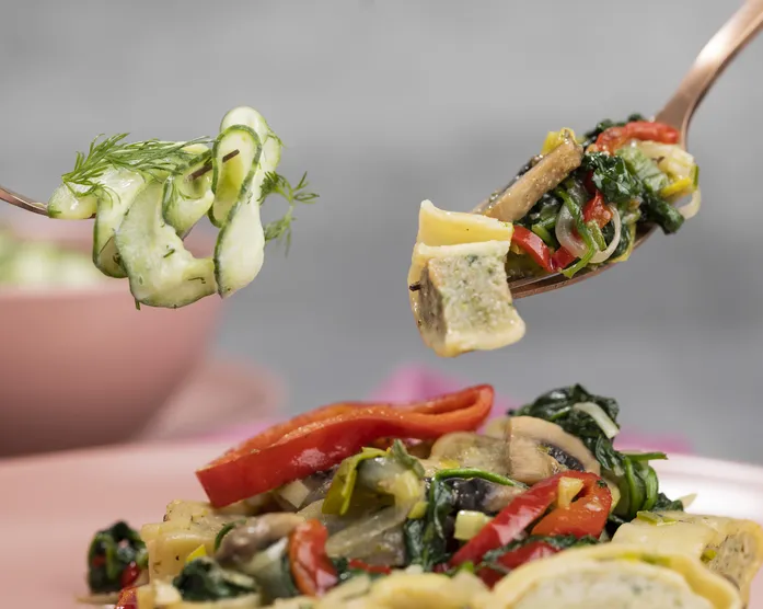 Maultaschenpfanne mit Gurkensalat / Schnelles Mittagessen