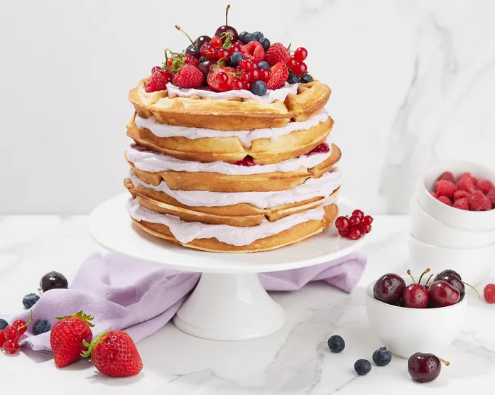 Waffeltorte mit roter Grütze