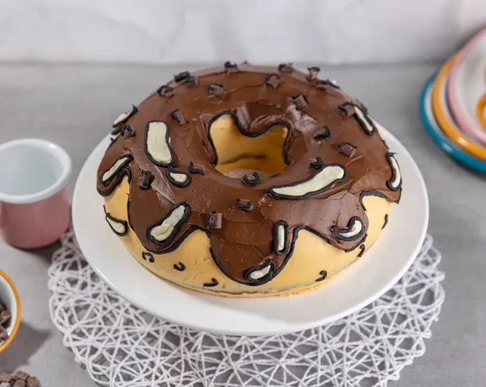 XXL Donut Comic Cake
