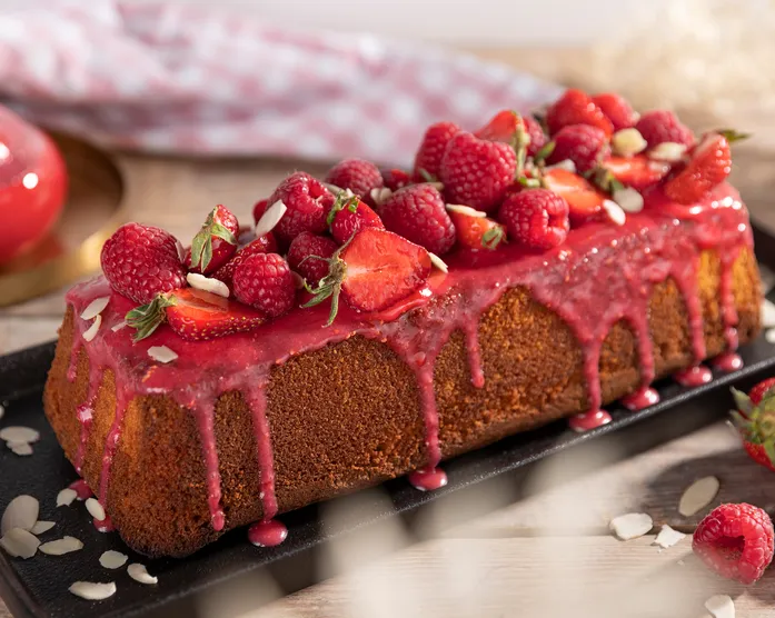 Saftiger Himbeer Erdbeer Rührkuchen