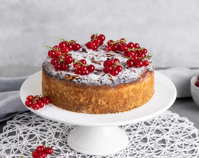 Johannisbeer Käsekuchen mit Bienenstichkruste