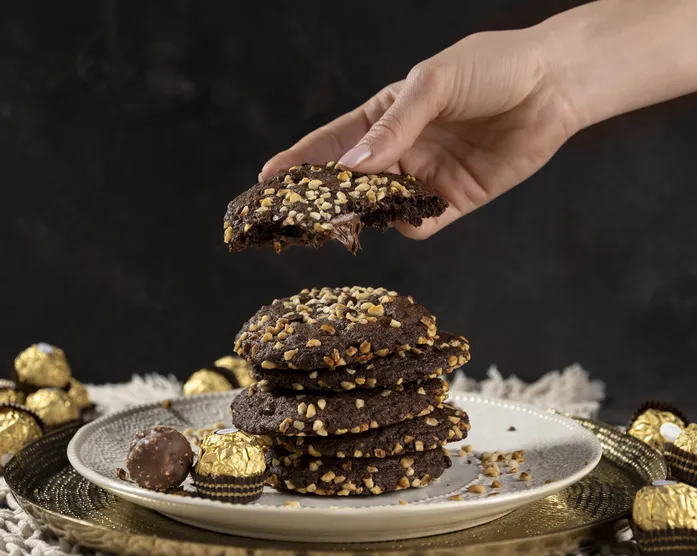 Ferrero Rocher Cookies mit flüssigem Nutella Schokoladenkern