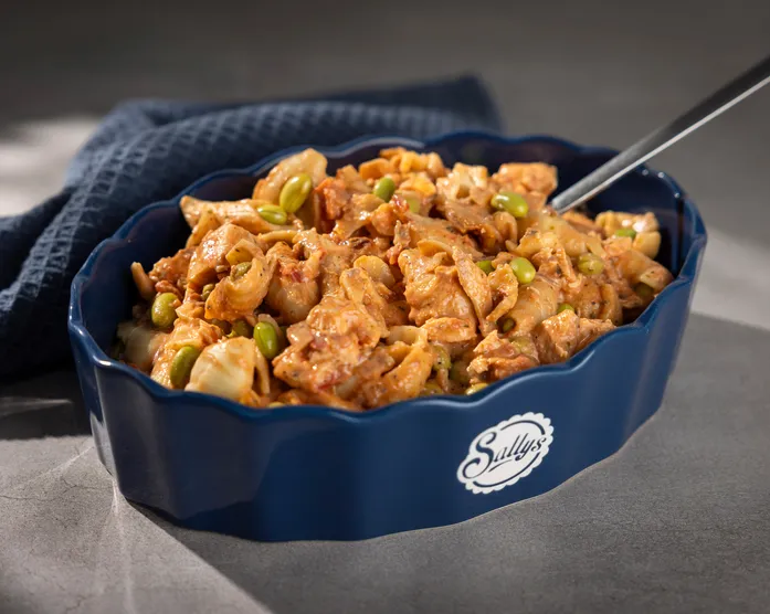 Lachs-Ofen-Pasta / mit Tomaten und Edamame