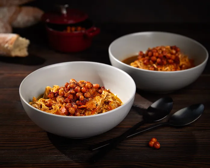 Pulled Chicken Eintopf / mit Kürbis und frischem Wurzelbrot