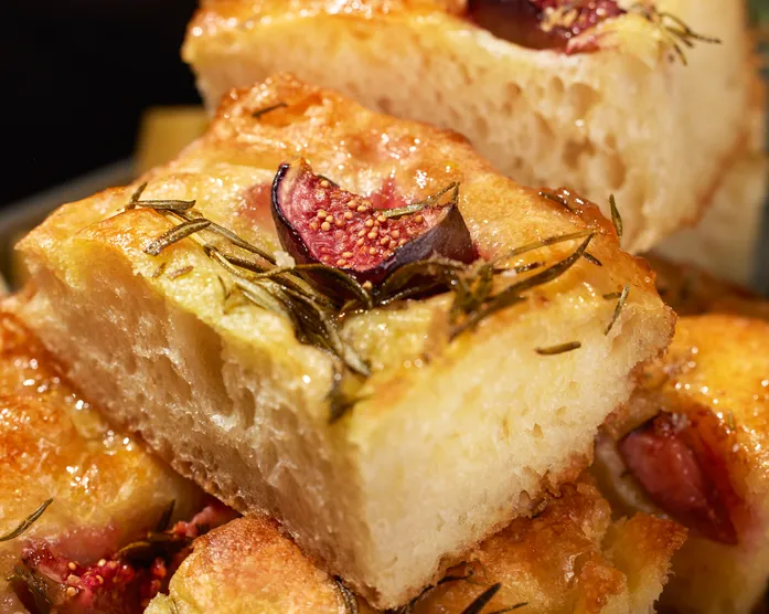 Focaccia mit Feigen / Käseplatte