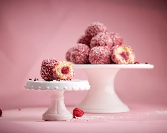 Himbeer Kokos Kugeln / fruchtige Schneebälle