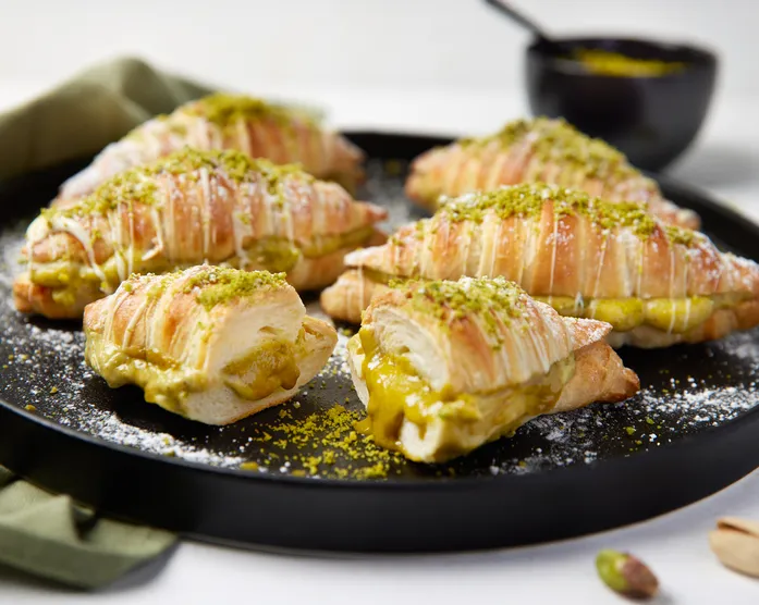 Pistazien Croissants mit cremiger Füllung