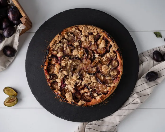 Zwetschgenkuchen mit Hefeteig / vegan