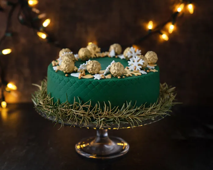 Weihnachtstorte mit Kaki Füllung / Fondant xmas cake
