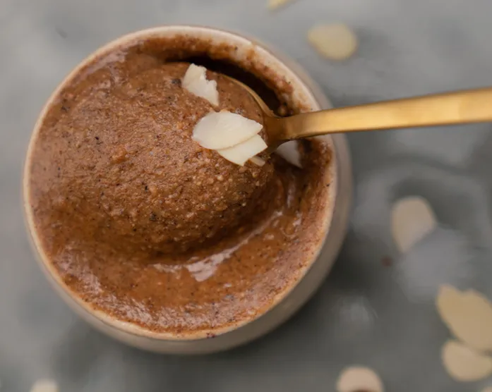 Praliné Nougatcreme / Haselnussfüllung