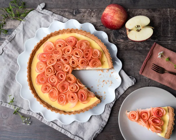 Apfelrosen-Tarte mit Marzipancreme