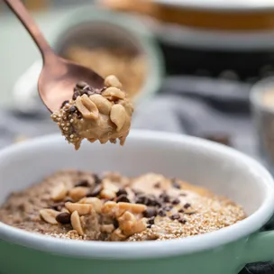 Coffee Peanut Porridge / Kaffee-Erdnuss-Haferbrei