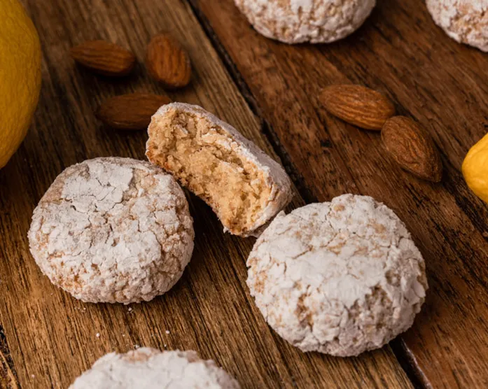 Italienische Amaretti Kekse / Mandelkekse ohne Mehl