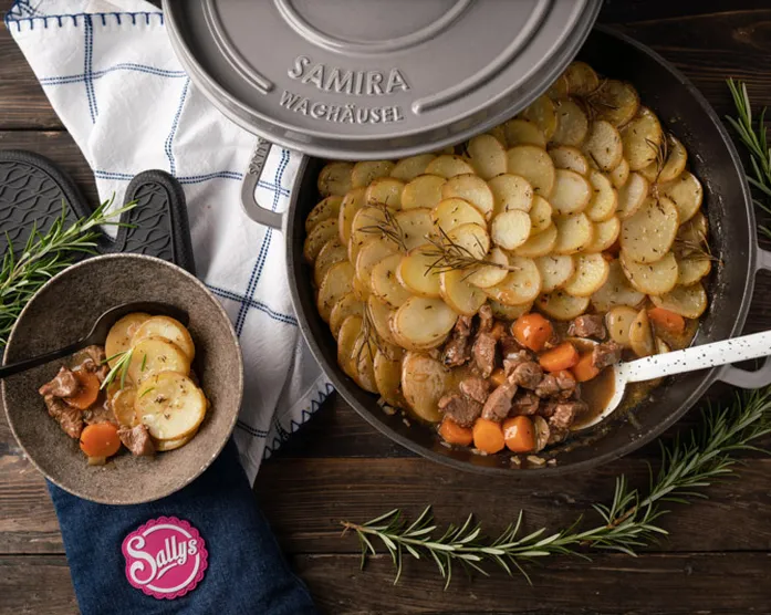 Gusseisen-Menü: Schmorgericht mit Kartoffelkruste / kochen mit Sturmwaffel