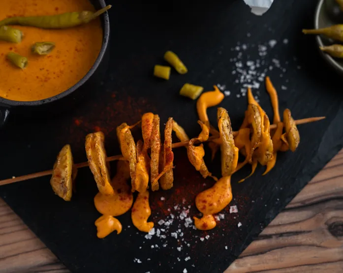 Tornado-Potatoes mit Käsesoße / frittierte Kartoffelspiralen