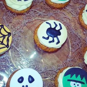 Gruselige Halloween Deko-Ideen für Cupcakes und Torten