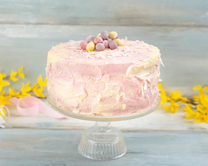 Ostertorte mit Pfirsich- und Himbeercreme
