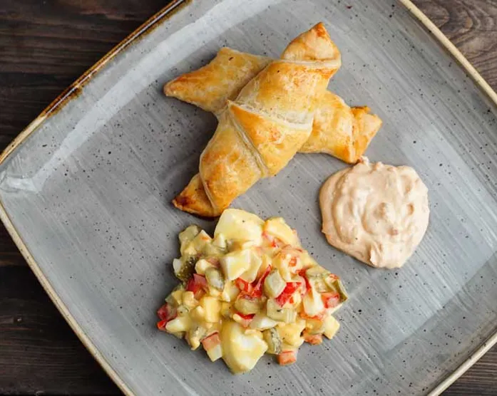 Eiersalat mit Blätterteig-Hörnchen und Bruscetta Creme / Challenge mit brandnooz Box