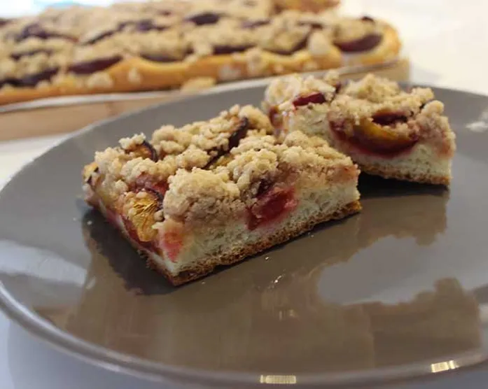 Zwetschgenkuchen mit Streuseln / Sallys Classics
