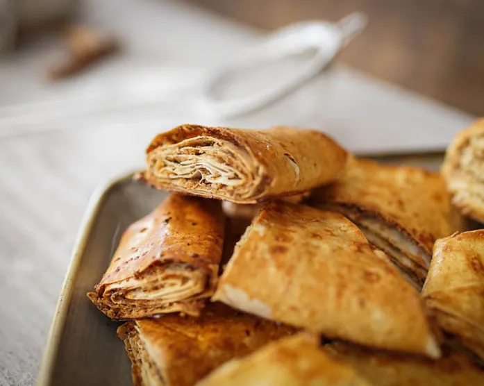 Last Minute Börek mit Nussfüllung / knusprige & softe Variante