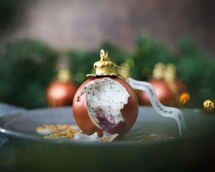Weihnachtskugel Dessert mit Mousse / Christmas Ball Chocolate Dessert