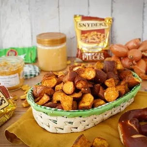 Snyders Pretzel / Brezel Snacks / Honey Mustard Onion / nachgemacht: Original trifft Sally