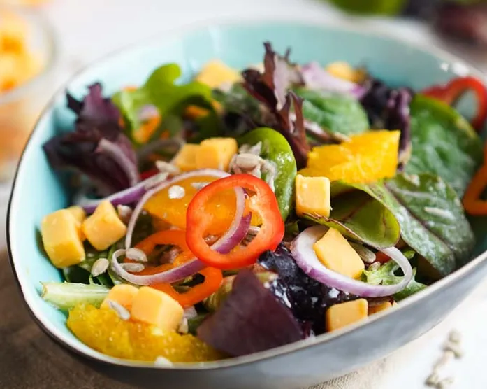 Thunfischsalat mit Knoblauch-Orangendressing