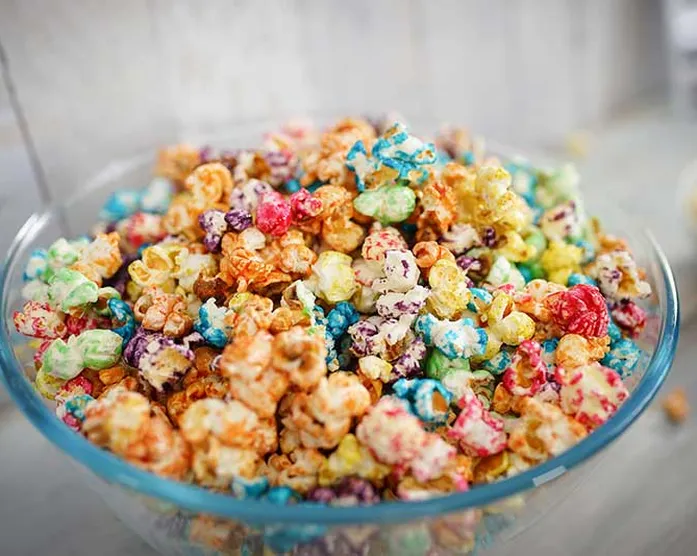 Regenbogen Popcorn / Grundrezept / Basics / süß & herzhaft / Karamell-Vanille
