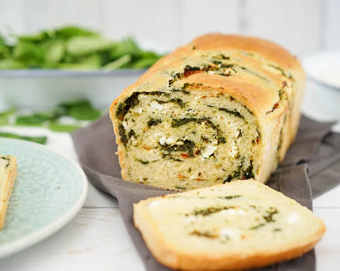 Spinat-Schafskäse-Brot