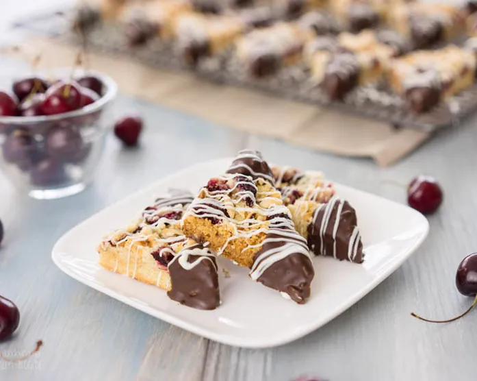 Kirsch-Streusel-Ecken