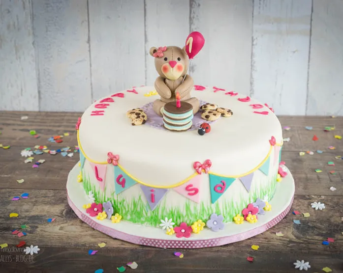 Kinder Geburtstagstorte mit Teddy / fruchtige Vanilletorte / Torte für Luisa