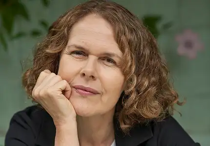Photo of Kate Rhodes