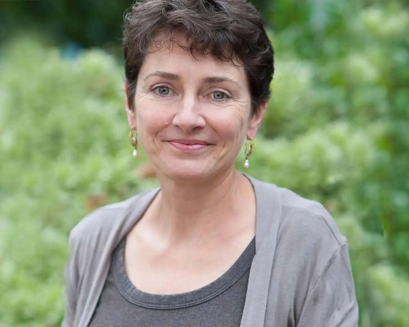 Photo of Annie Barrows
