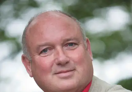 Photo of Louis de Bernières