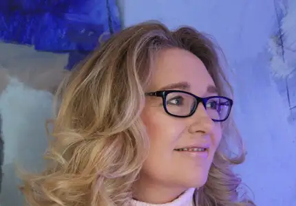 Photo of Tracey Thomson