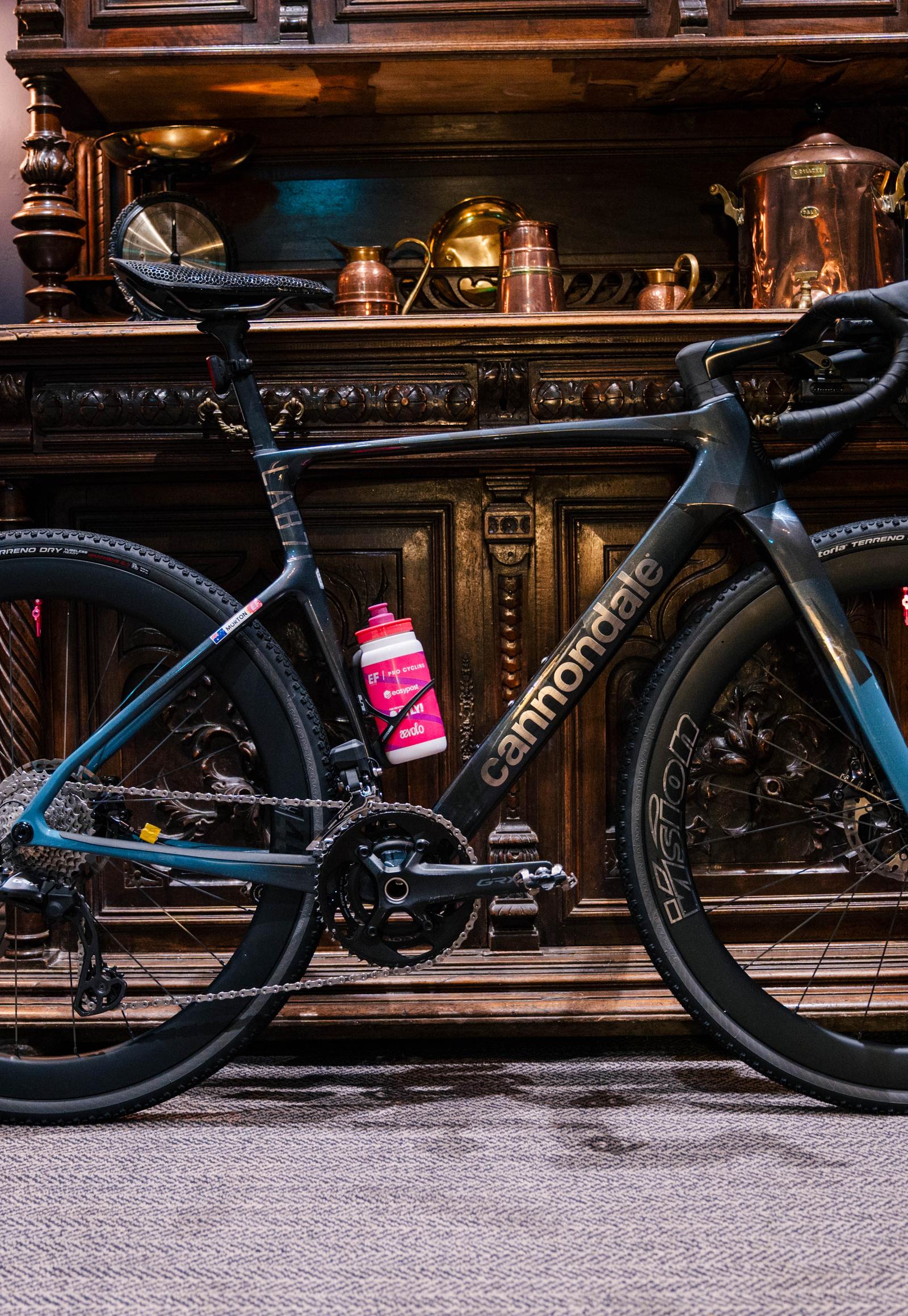 クラブ ULTEGRA S330 Far Beyond: Three Peaks Cyclocross Gear Check | EF Pro Cycling