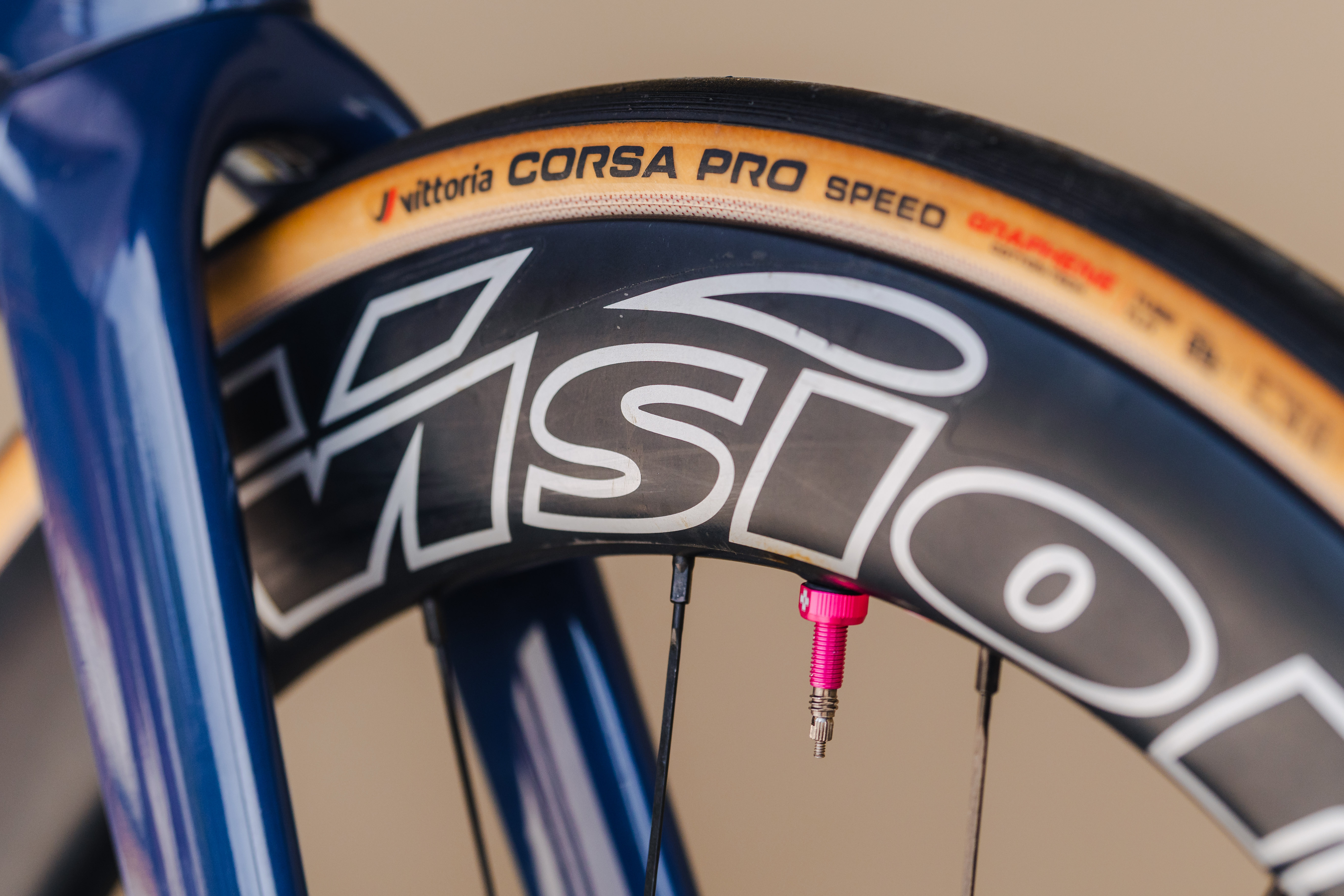 Bike check: Richard Carapaz's Cannondale SuperSlice | EF Pro Cycling