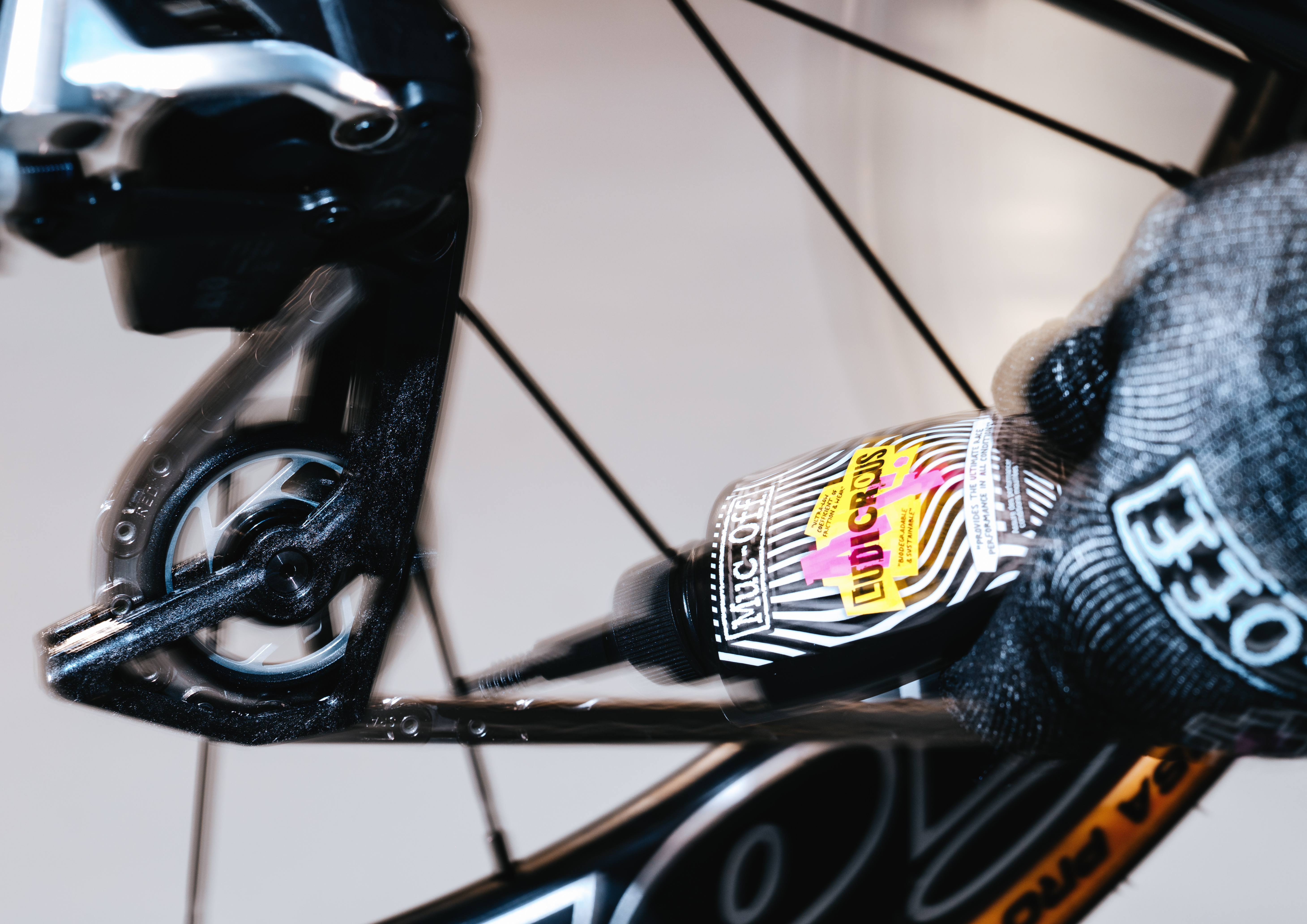 Pro tips: how to choose the right bike lube | EF Pro Cycling Pro tips: how to choose the right bike lube | EF Pro Cycling