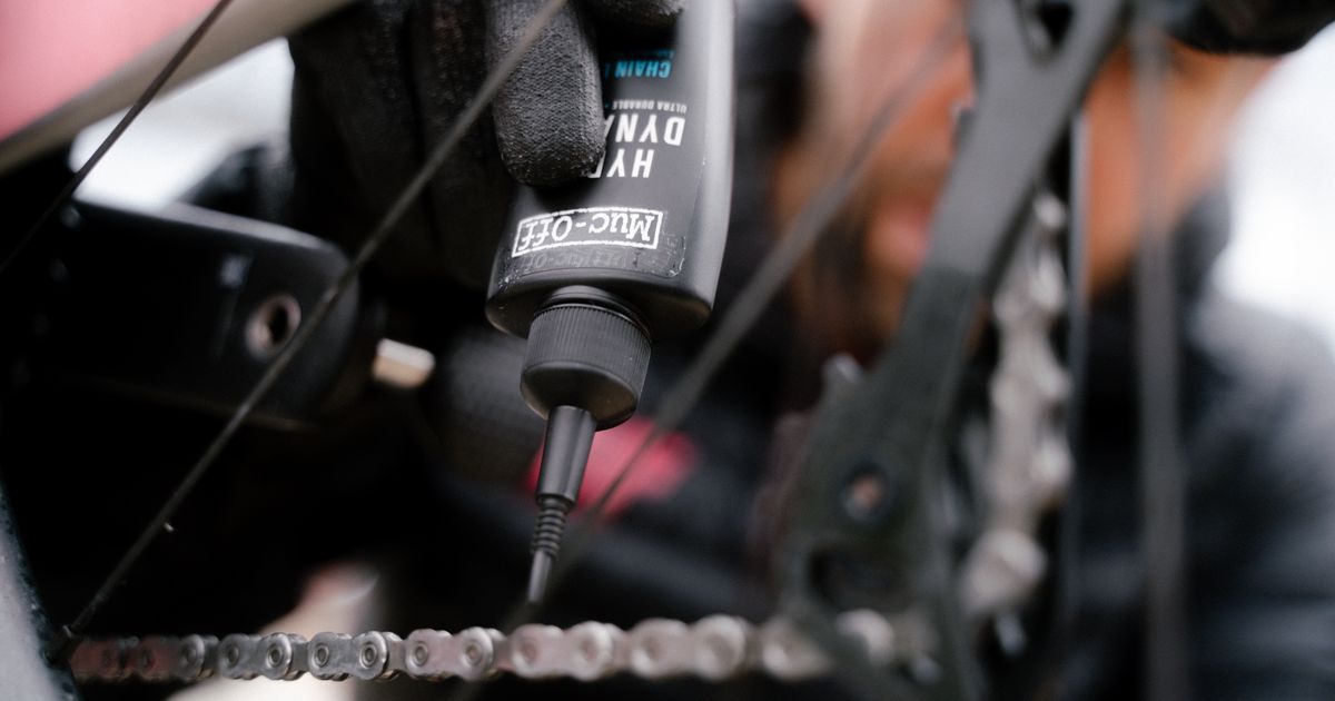 Pro tips how to lube a bike chain EF EducationEasyPost