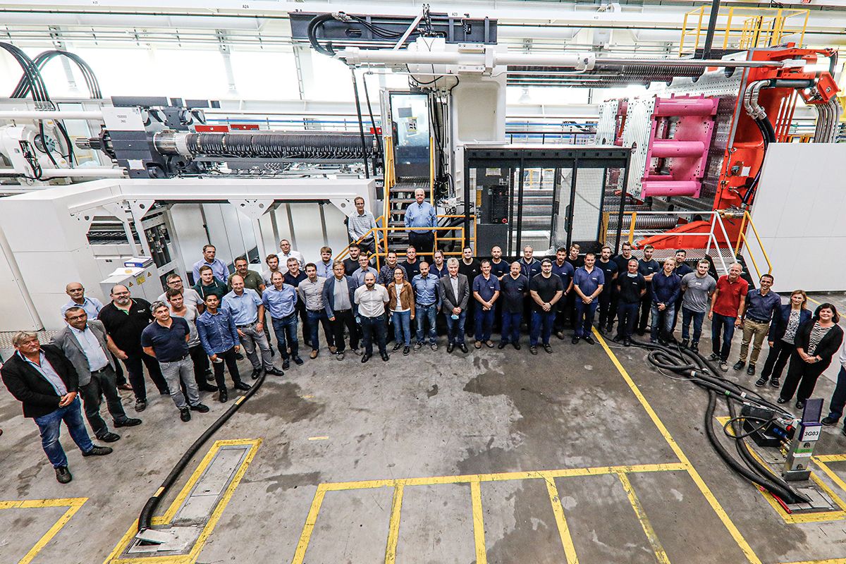 kandidatskole Barn Foran dig ENGEL supplies two 8,000-tonne injection molding machines to North America  - ENGEL