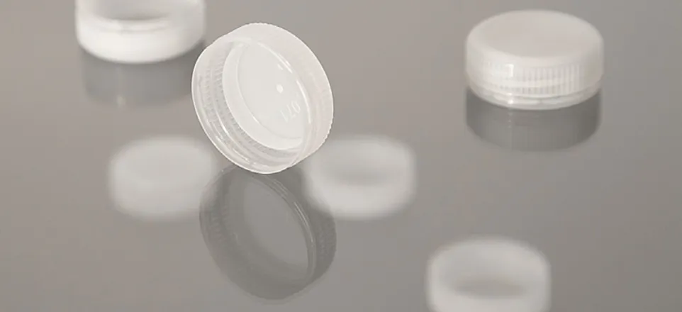 Bild zeigt 29/25 Kunststoff-Verschlüsse produziert auf einer Spritzgießmaschine von ENGEL