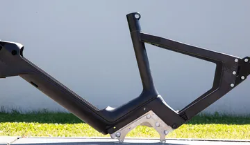 Picture shows automotive lightweight part made of plastic