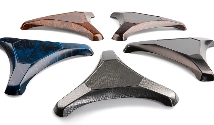 Bild zeigt Kunststoff-Bauteile hergestellt im Spritzgießverfahren von ENGEL