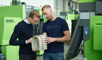 Picture shows ENGEL injection moulding solution 