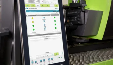 Picture shows iQ process observer software on the injection moulding control unit