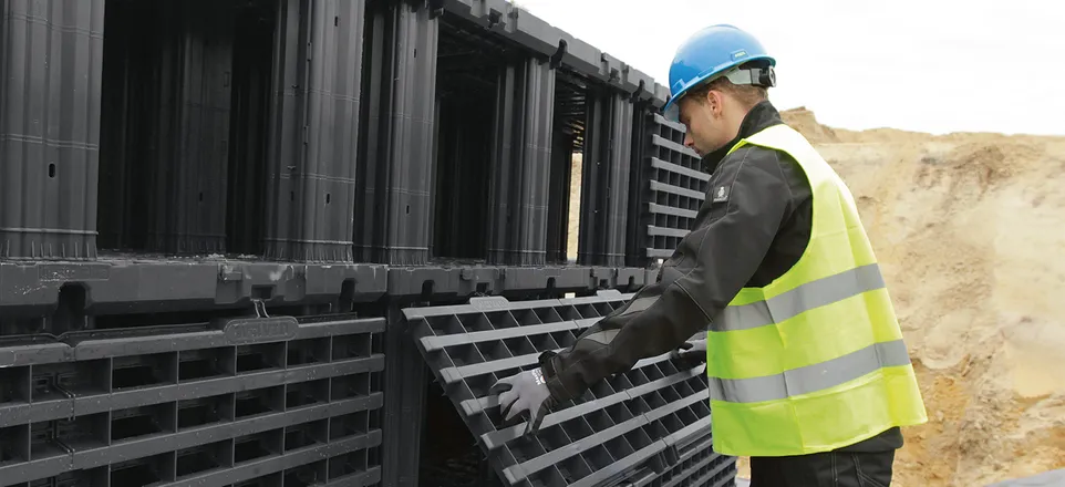 Image shows the Q-Bic+ product in use