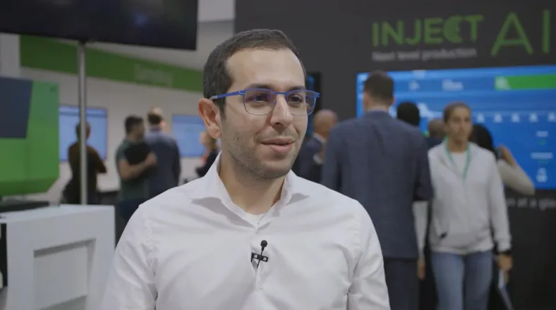 Video zeigt Kundeninterview mit Cobraplast über die digitale Vernetzung mit authentig