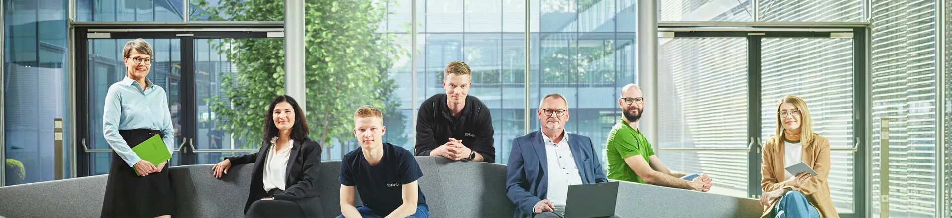 L'immagine mostra il luogo di lavoro di un dipendente ENGEL